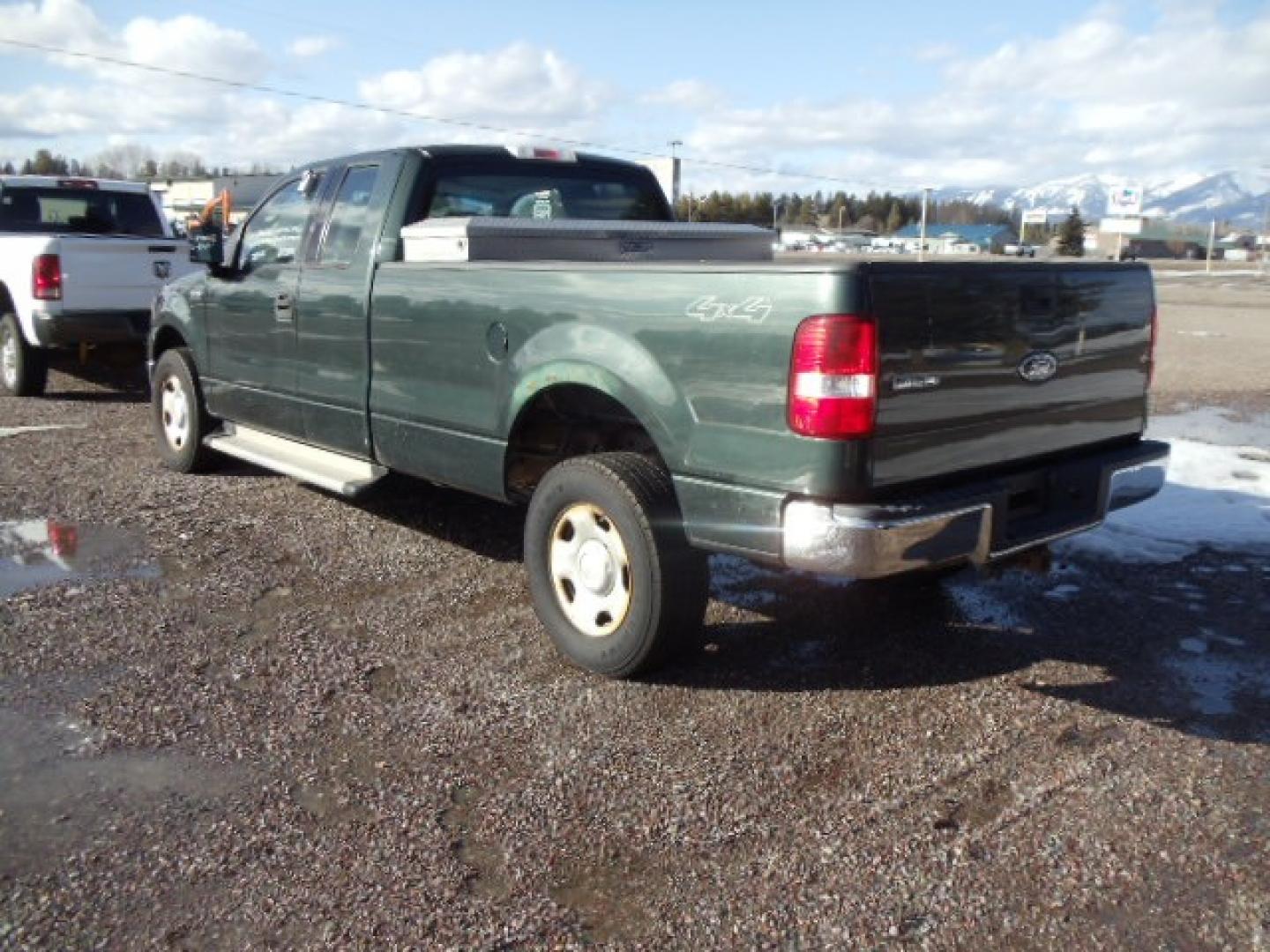 2004 Green /Gray Ford F-150 XL (1FTVX14504N) with an V8, 5.4L; SOHC engine, Automatic transmission, located at 5465 Highway 2 W., Columbia Falls, MT, 59912, (406) 892-4407, 48.352188, -114.240929 - Cruise control AC Tilt Wheel Towing - Photo#4